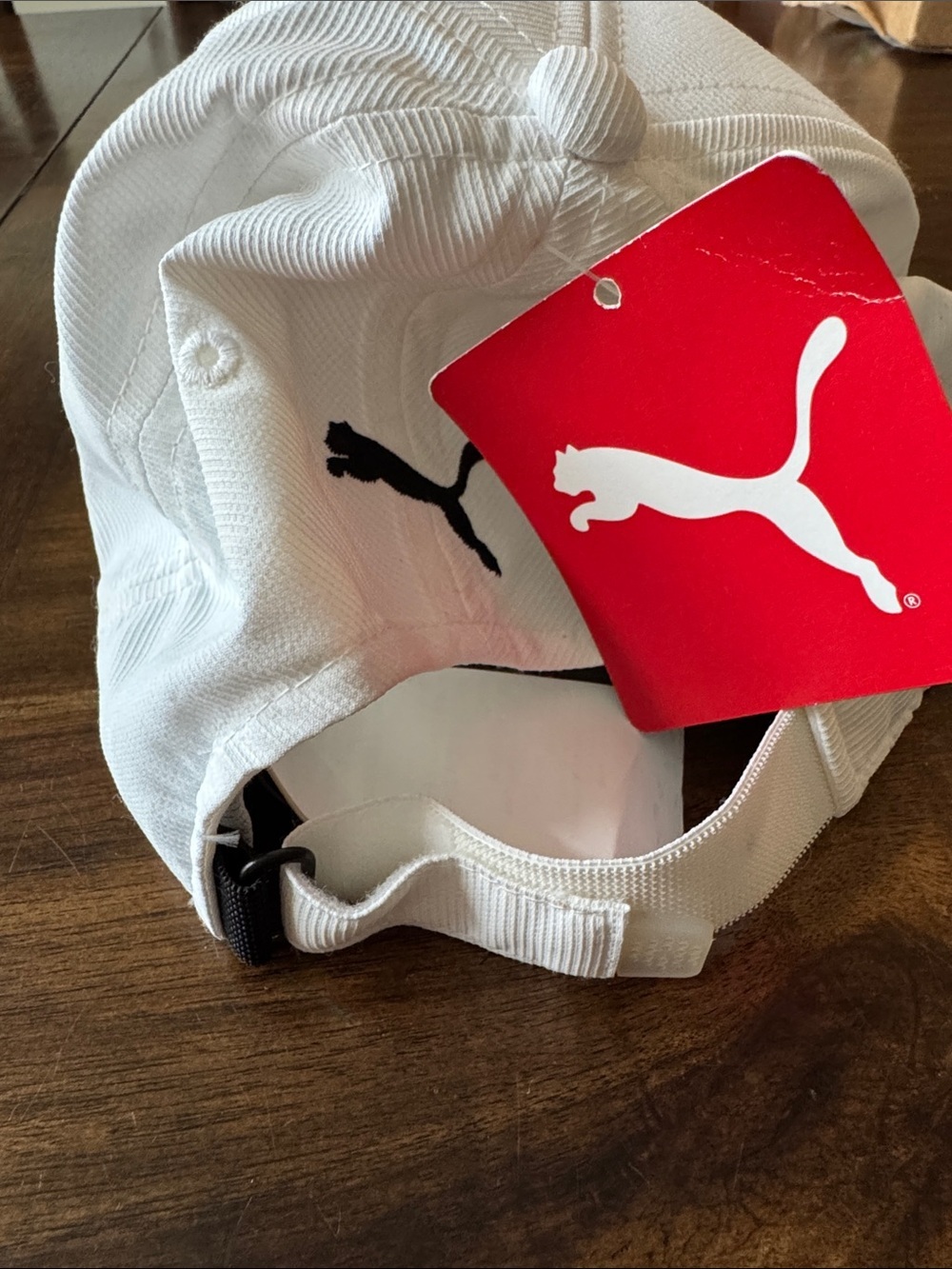 Puma White Cap with Green Embroidered 'Swing for the King' Logo - Picture 4 of 4